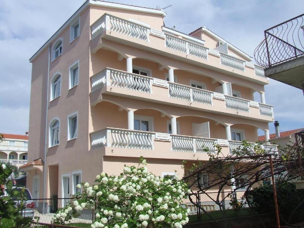 Rooms & Apartments Ana 2 زادار المظهر الخارجي الصورة